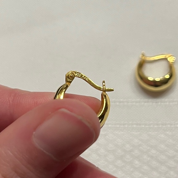 Sterling silver chunky hoop earrings, gold plated - Picture 4 of 4